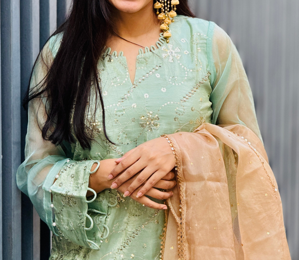 Amira's Elegance